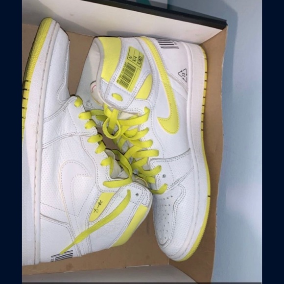 Retro 1 first class flights